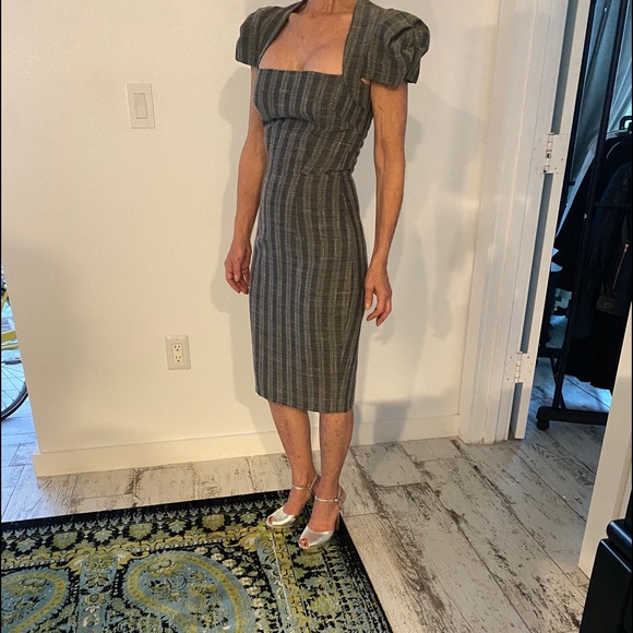 Dress - Picture 2 of 2